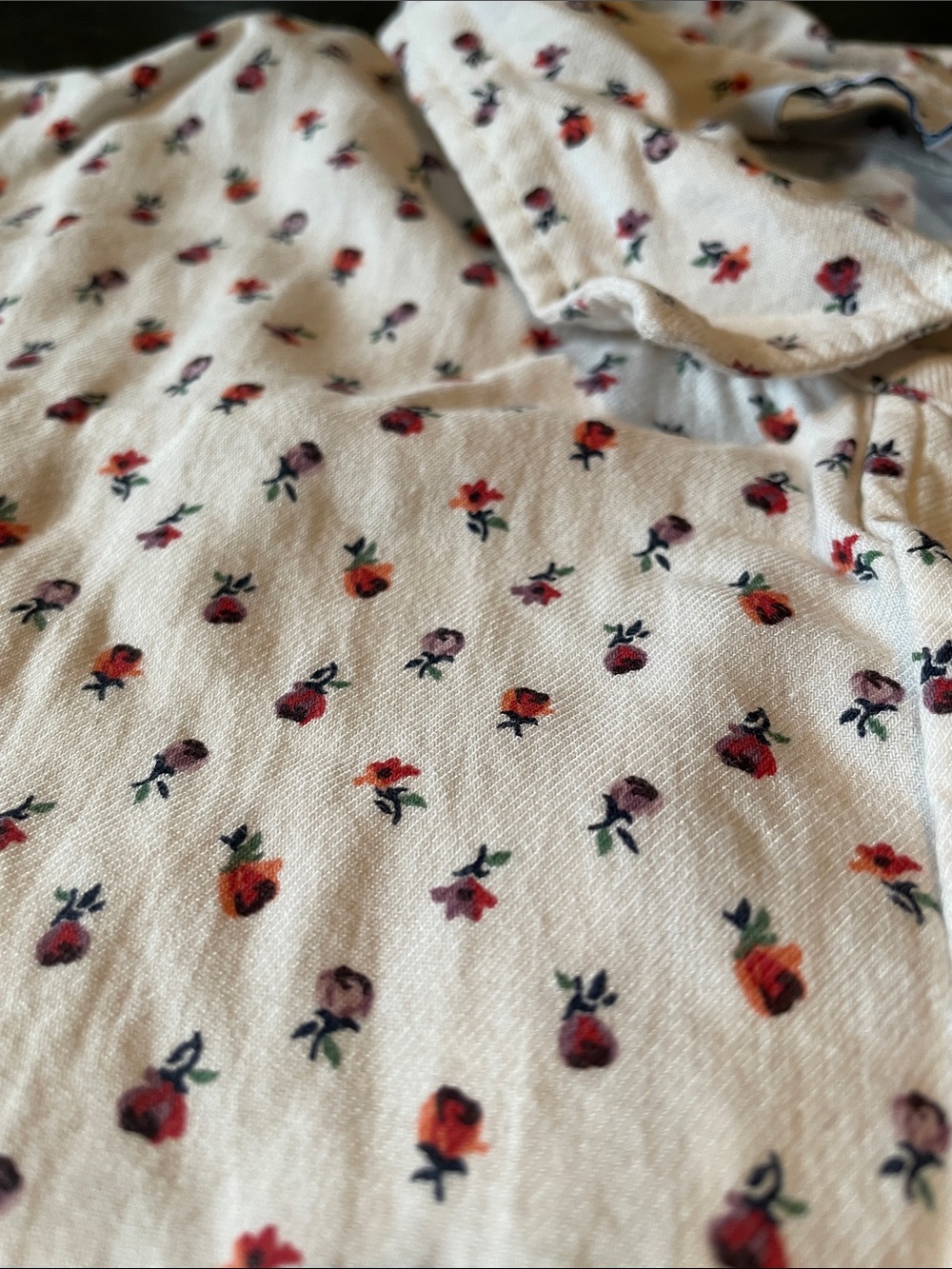 Old Navy Cream Button-Front Shirt with Red and Pink Floral Dot Print - Picture 3 of 3